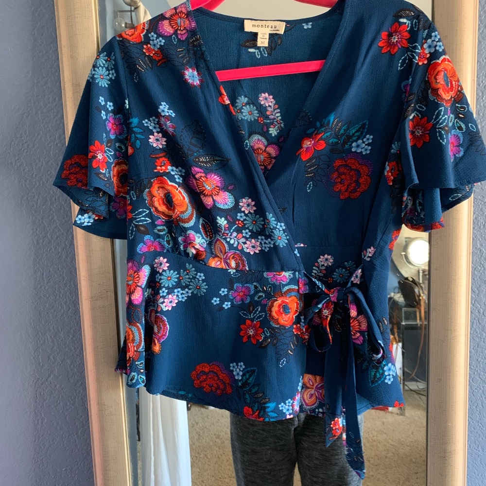 Cute floral top
